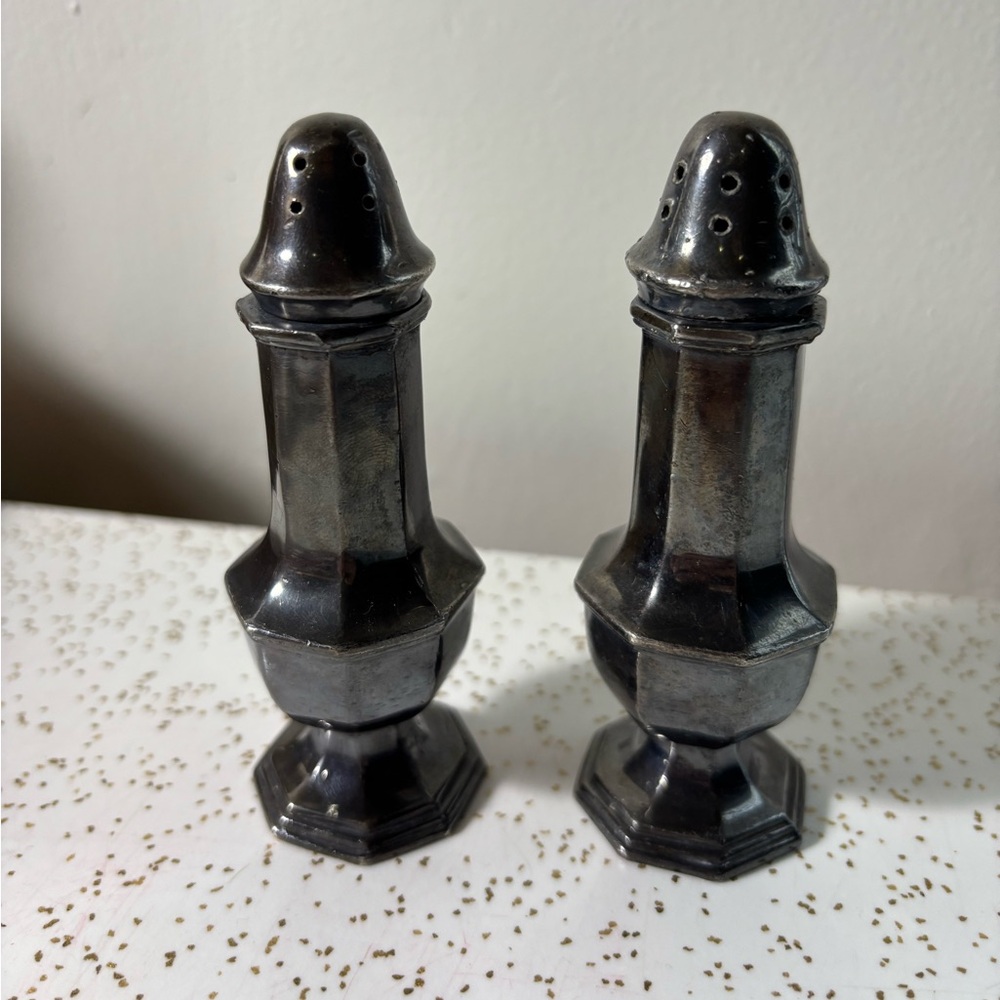 Vintage Coronet silver plate salt & pepper shakers